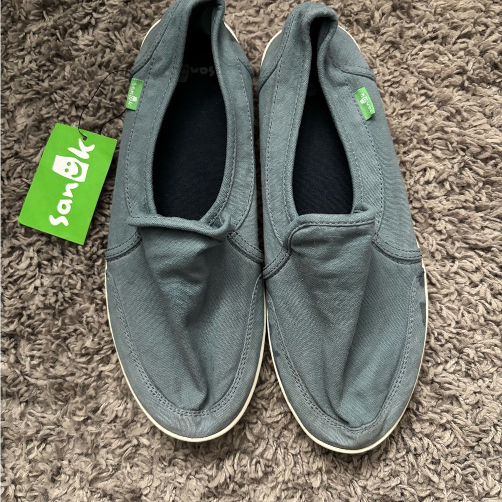 NWT Sanuk Pair O’ Dice Slip Ons